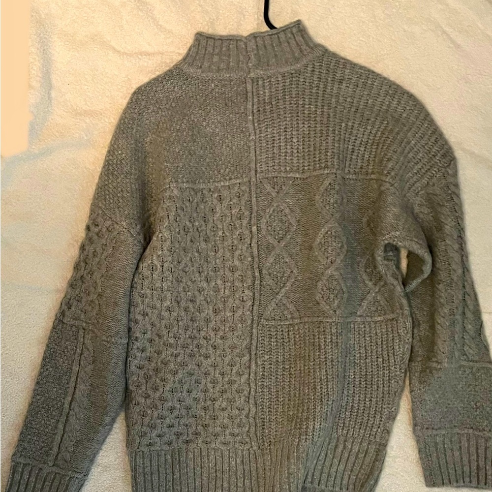 Grey American Eagle turtleneck sweater